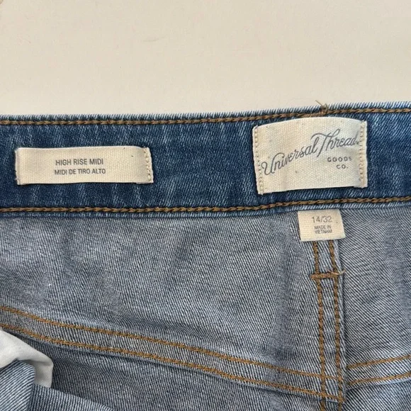 Distressed Denim Women's Shorts - Picture 3 of 3